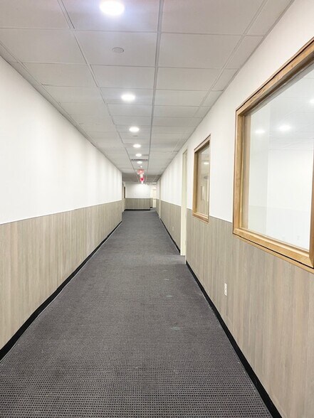 247 Fulton Ave, Hempstead, NY à louer - Photo du bâtiment - Image 3 de 8