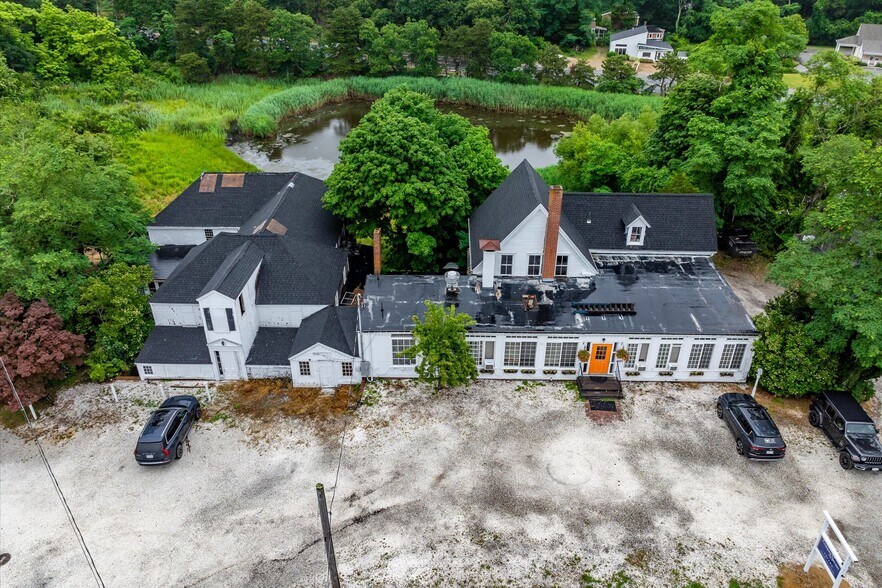 70 Main St, Wellfleet, MA à vendre - Photo du bâtiment - Image 3 de 25