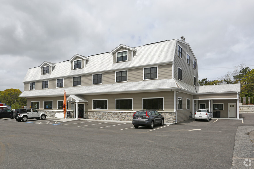 802 Macarthur Blvd, Pocasset, MA for lease - Primary Photo - Image 1 of 5