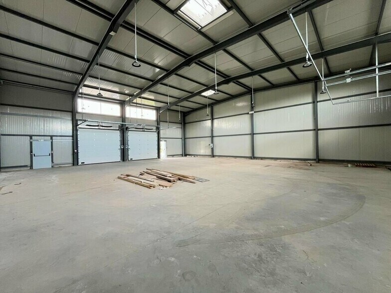 Industrial in Les Arcs for lease - Interior Photo - Image 1 of 4