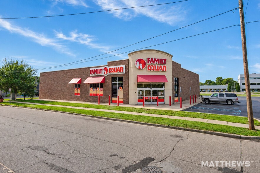 120 E Broadway Ave, Muskegon, MI for sale - Building Photo - Image 2 of 2