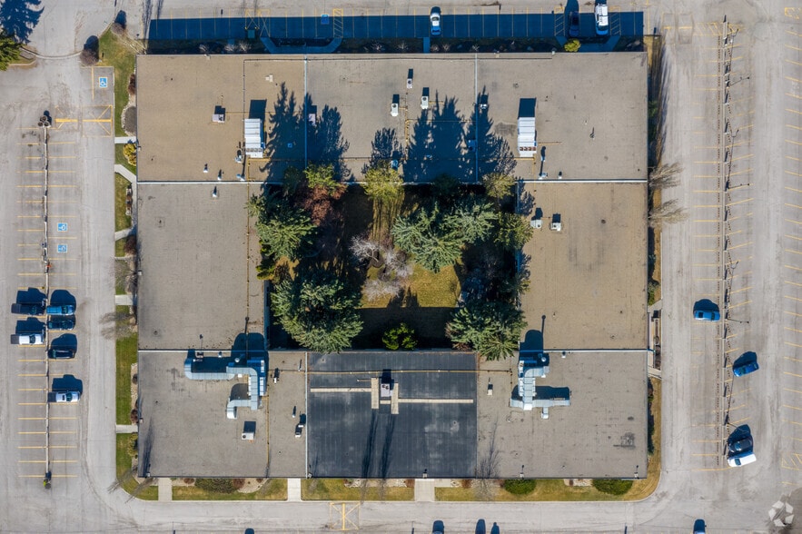 6940 Fisher Park Rd SE, Calgary, AB for lease - Building Photo - Image 1 of 7