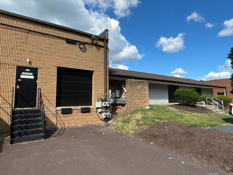 2460 General Armistead Ave, Norristown, PA à louer - Photo du bâtiment - Image 2 de 7