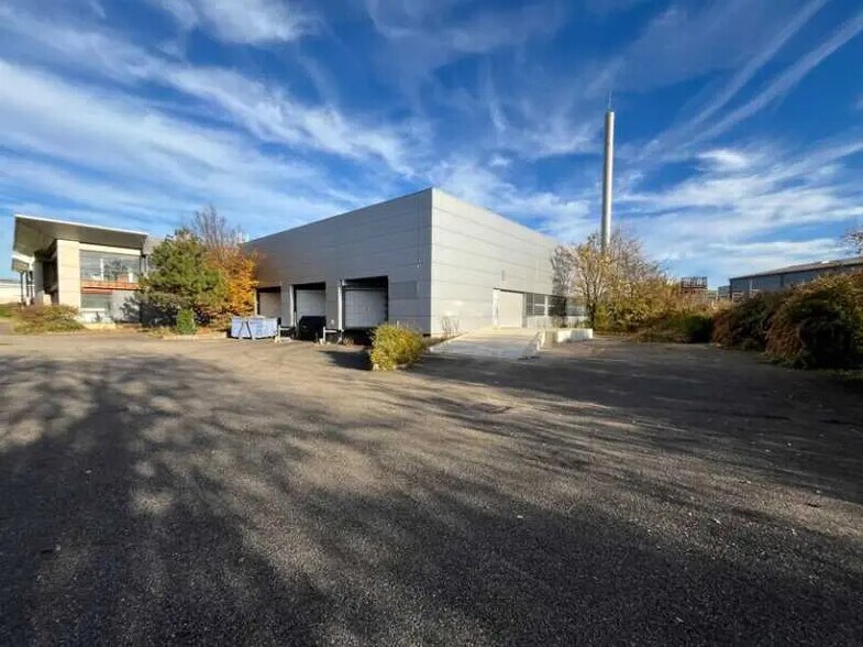 74 Rue Elisée Reclus, Décines-Charpieu à louer - Photo du bâtiment - Image 2 de 19