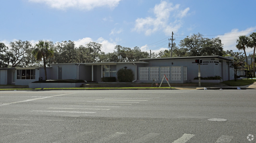 611 W Dixie Ave, Leesburg, FL for lease - Primary Photo - Image 1 of 4