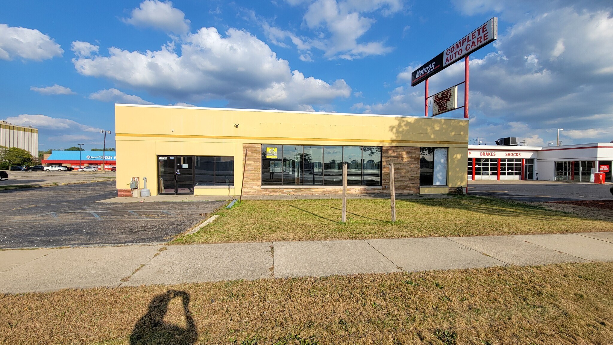 19276 Middlebelt Rd, Livonia, MI à louer Photo du bâtiment- Image 1 de 16