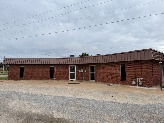 2401 N Grand St, Enid, OK for sale Primary Photo- Image 1 of 2
