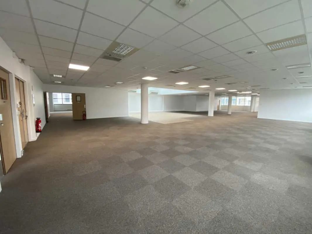 Bureau dans Lyon à louer Photo du bâtiment- Image 1 de 1