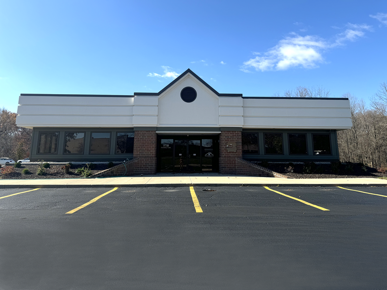 5710 Coventry Ln, Fort Wayne, IN for lease - Building Photo - Image 2 of 10