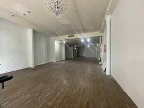 2215 Strand St, Galveston, TX for lease Interior Photo- Image 2 of 4