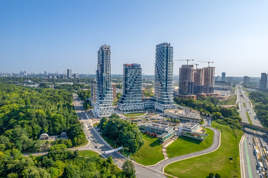 12 Inn On The Park Dr, Toronto, ON à vendre - Aérien - Image 3 de 4