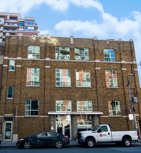 207 Adelaide St E, Toronto, ON à louer - Photo du bâtiment - Image 3 de 4