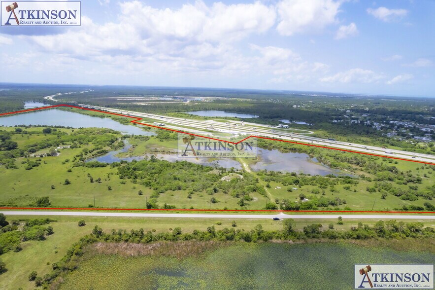 28850 Jones Loop Rd, Punta Gorda, FL à vendre - Photo du bâtiment - Image 2 de 18
