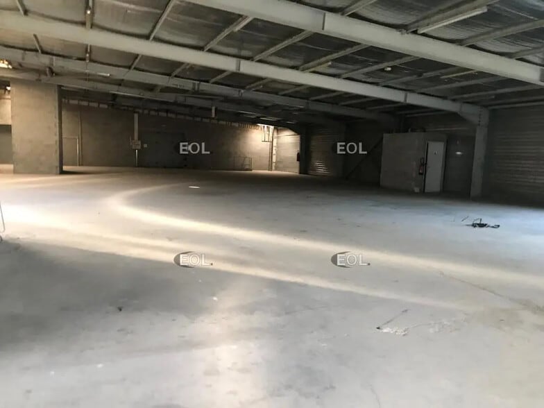 Office in Aubagne for lease - Interior Photo - Image 2 of 4