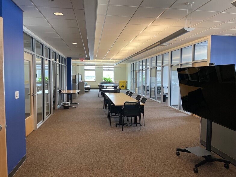 10 E Allen St, Winooski, VT for lease - Interior Photo - Image 2 of 27