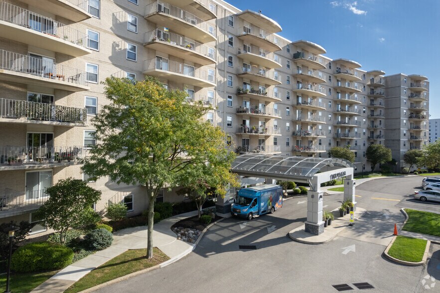 1250 Greenwood Ave, Jenkintown, PA à louer - Photo du bâtiment - Image 2 de 80