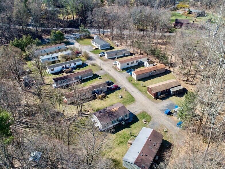 670 Granite Rd, Kerhonkson, NY à vendre - Photo du bâtiment - Image 1 de 3