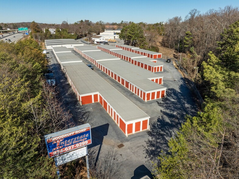Innovation | Interstate portefeuille de 2 propriétés à vendre sur LoopNet.ca - Photo du bâtiment - Image 2 de 6