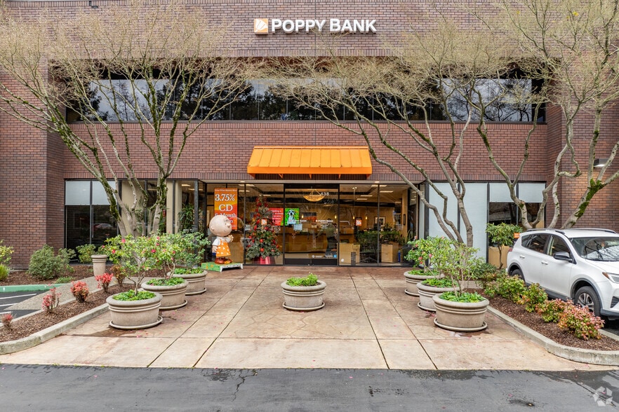 438 1st St, Santa Rosa, CA à louer - Photo du bâtiment - Image 3 de 4