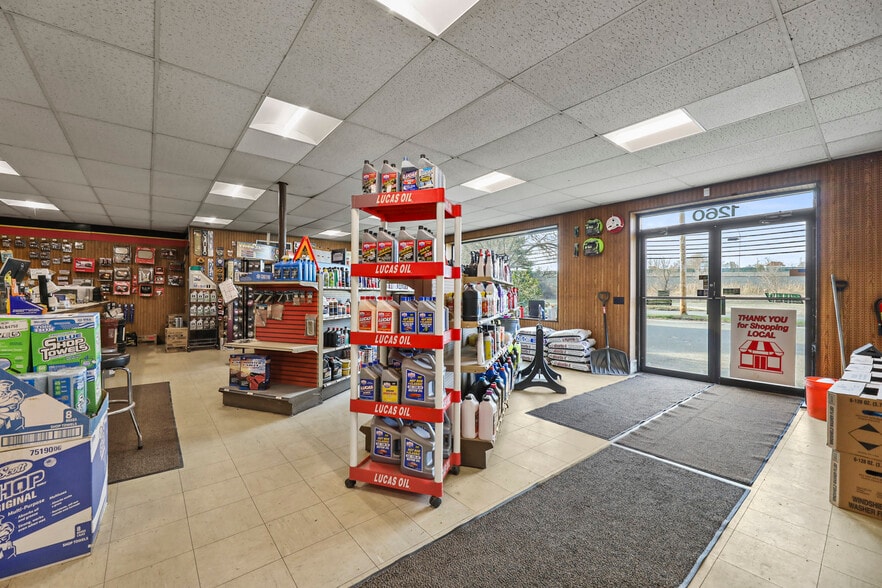 1260 East St, Pittsfield, MA for sale - Building Photo - Image 3 of 34