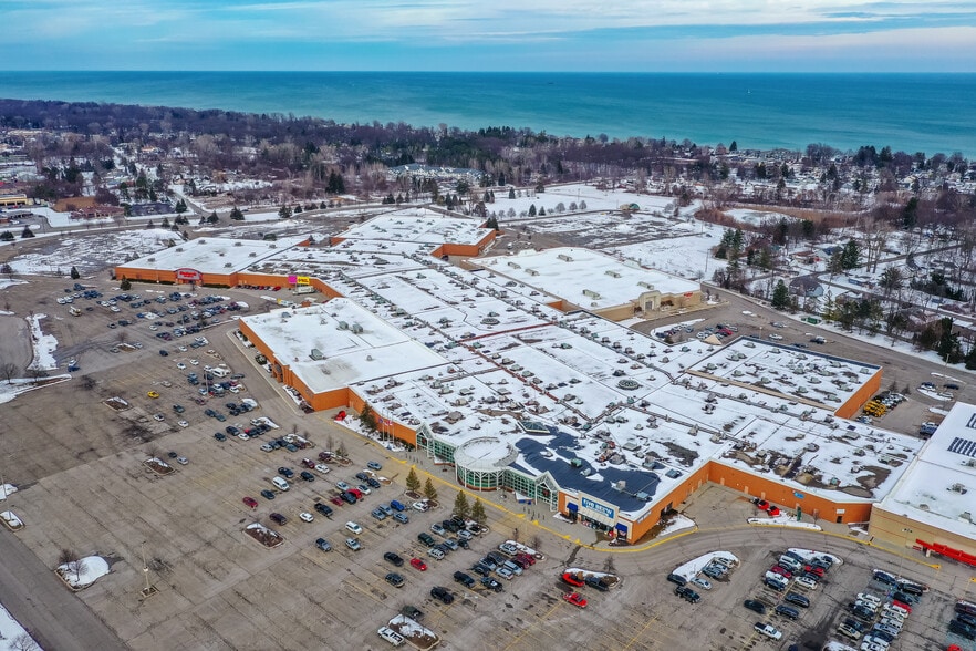 4350 24th Ave, Fort Gratiot, MI à louer - Photo du bâtiment - Image 3 de 10