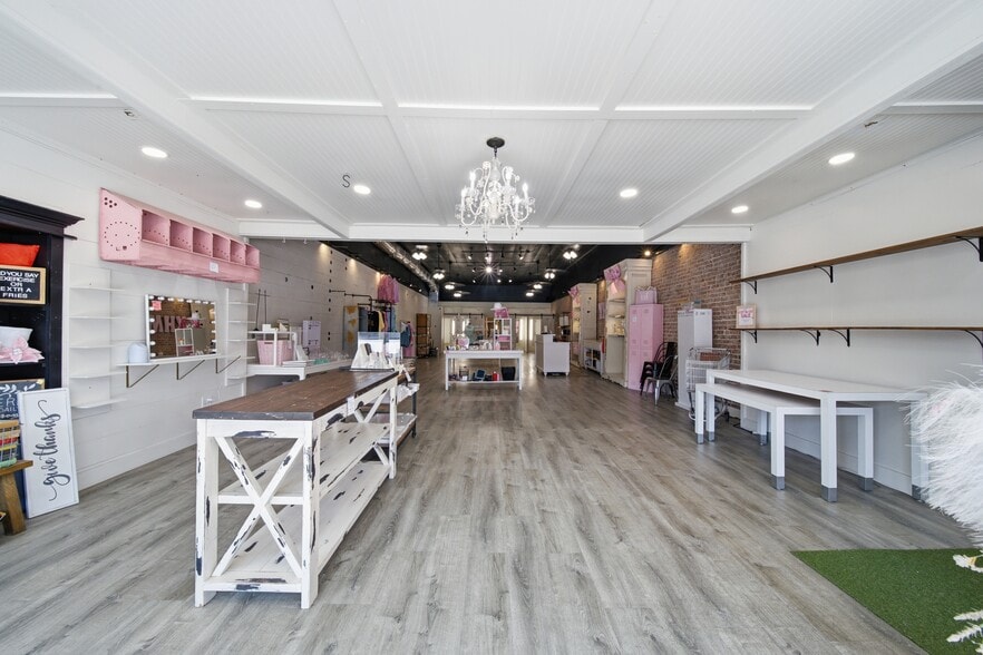122 N Main St, Sand Springs, OK for sale - Building Photo - Image 3 of 37