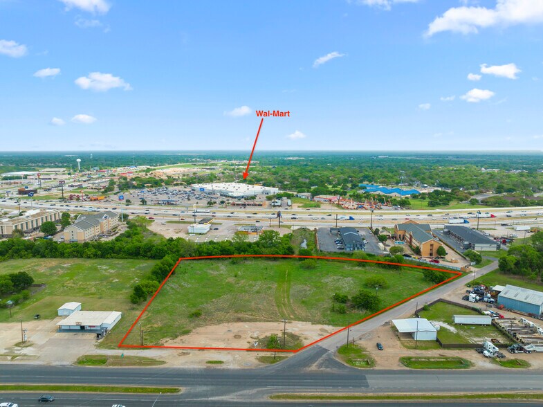 930 Lacy Dr, Lacy-Lakeview, TX à vendre - Photo du bâtiment - Image 1 de 4