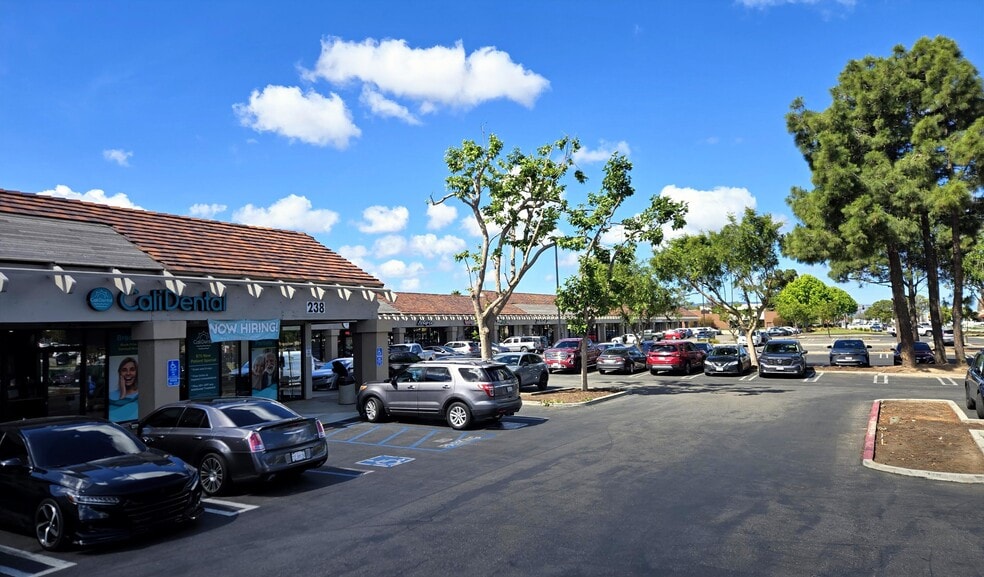 230-238 E Betteravia Rd, Santa Maria, CA for lease - Building Photo - Image 3 of 4