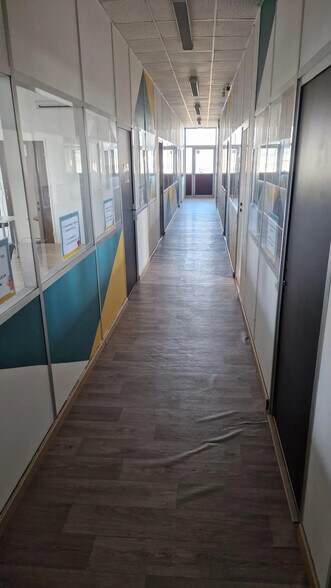 Bureau dans Meaux à louer - Photo du bâtiment - Image 3 de 9