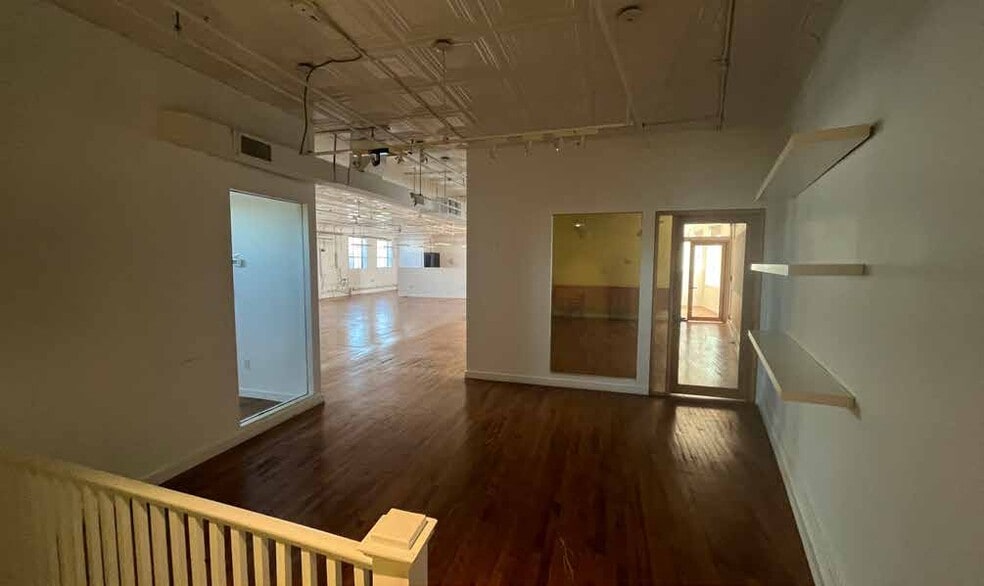 8 E Palisade Ave, Englewood, NJ for lease - Interior Photo - Image 2 of 11