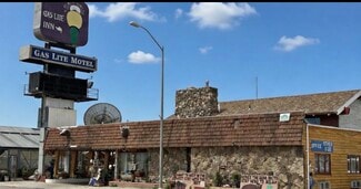 Plus de détails pour 960 N 3rd St, Laramie, WY - Services hôteliers à vendre