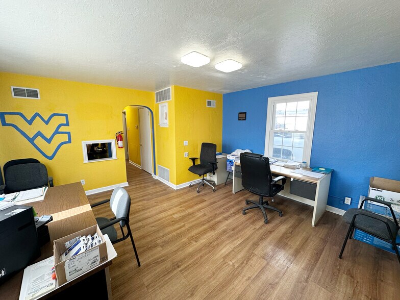 825 E. Park Ave, Fairmont, WV à vendre - Photo du bâtiment - Image 2 de 7