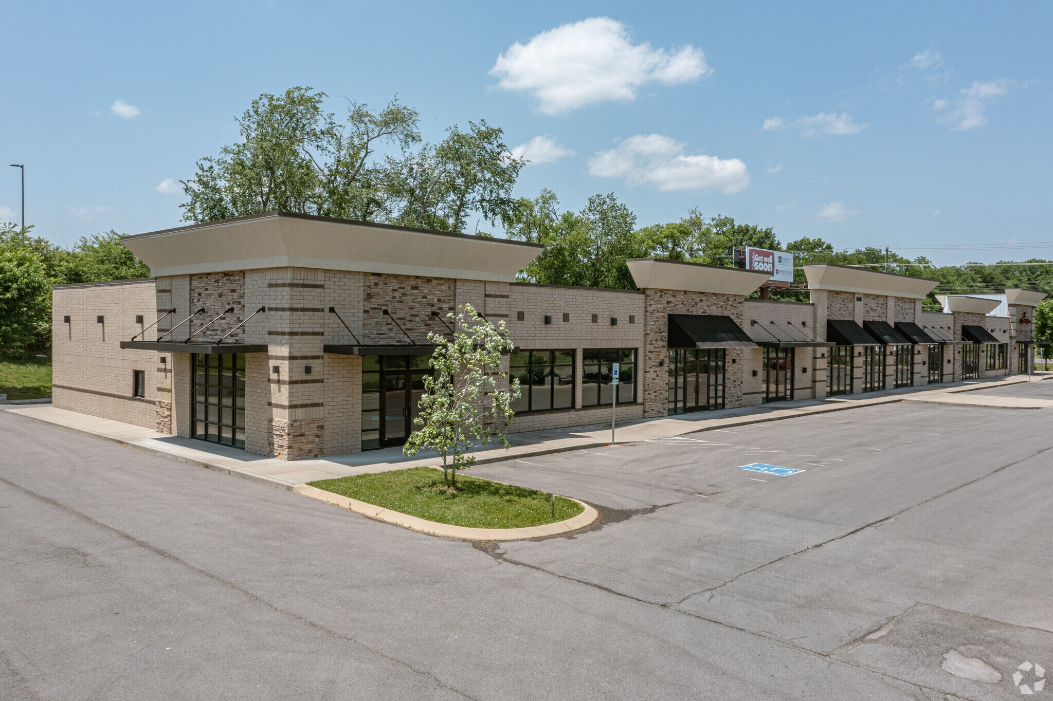 840 N Blue Jay Way, Gallatin, TN à louer Photo du bâtiment- Image 1 de 5