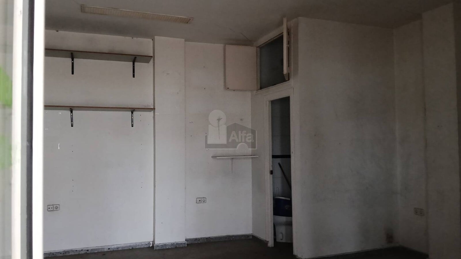 Sevilla, SEV 41020 - Unit 01 - - Interior Photo - Image 2 of 4