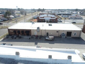 Plus de détails pour 102 W Parrish Dr, Benson, NC - Commerce de détail à vendre