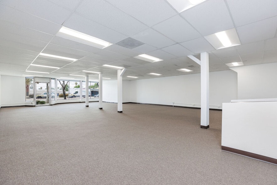 9468-9472 Magnolia Ave, Riverside, CA à louer - Photo du bâtiment - Image 3 de 18