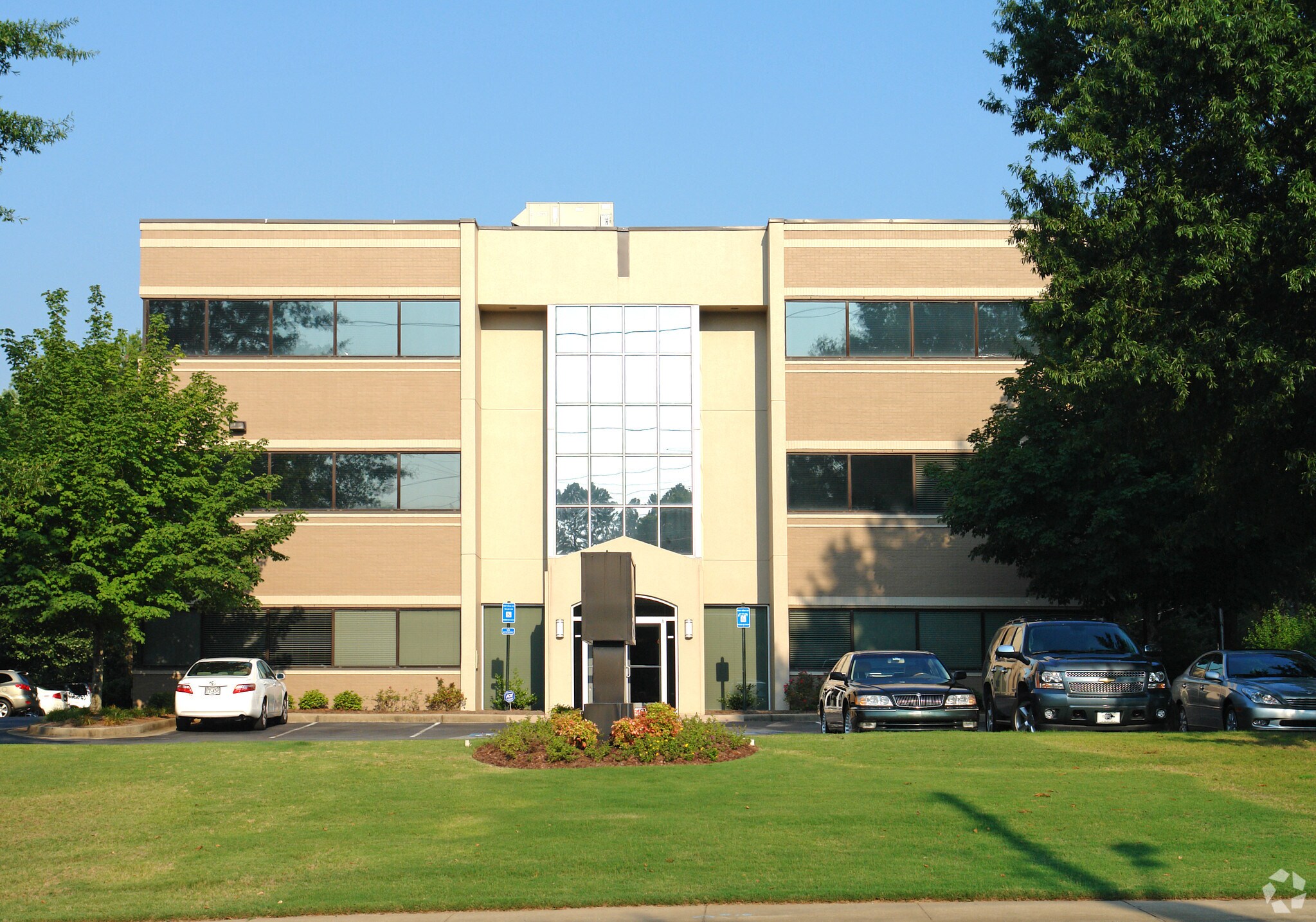 5040 Roswell Rd NE, Atlanta, GA à louer Photo principale- Image 1 de 26