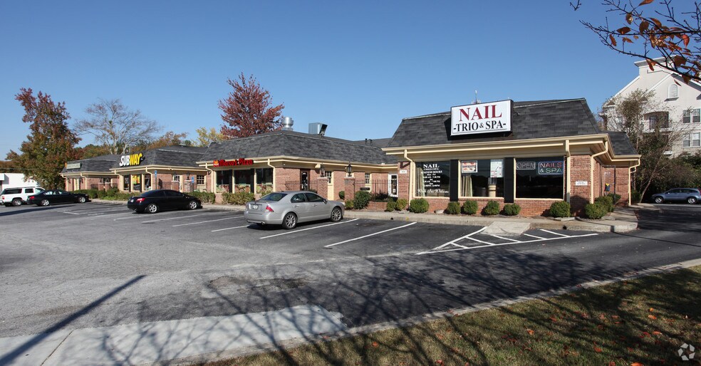 4511 Chamblee Dunwoody Rd, Atlanta, GA for lease - Primary Photo - Image 1 of 3