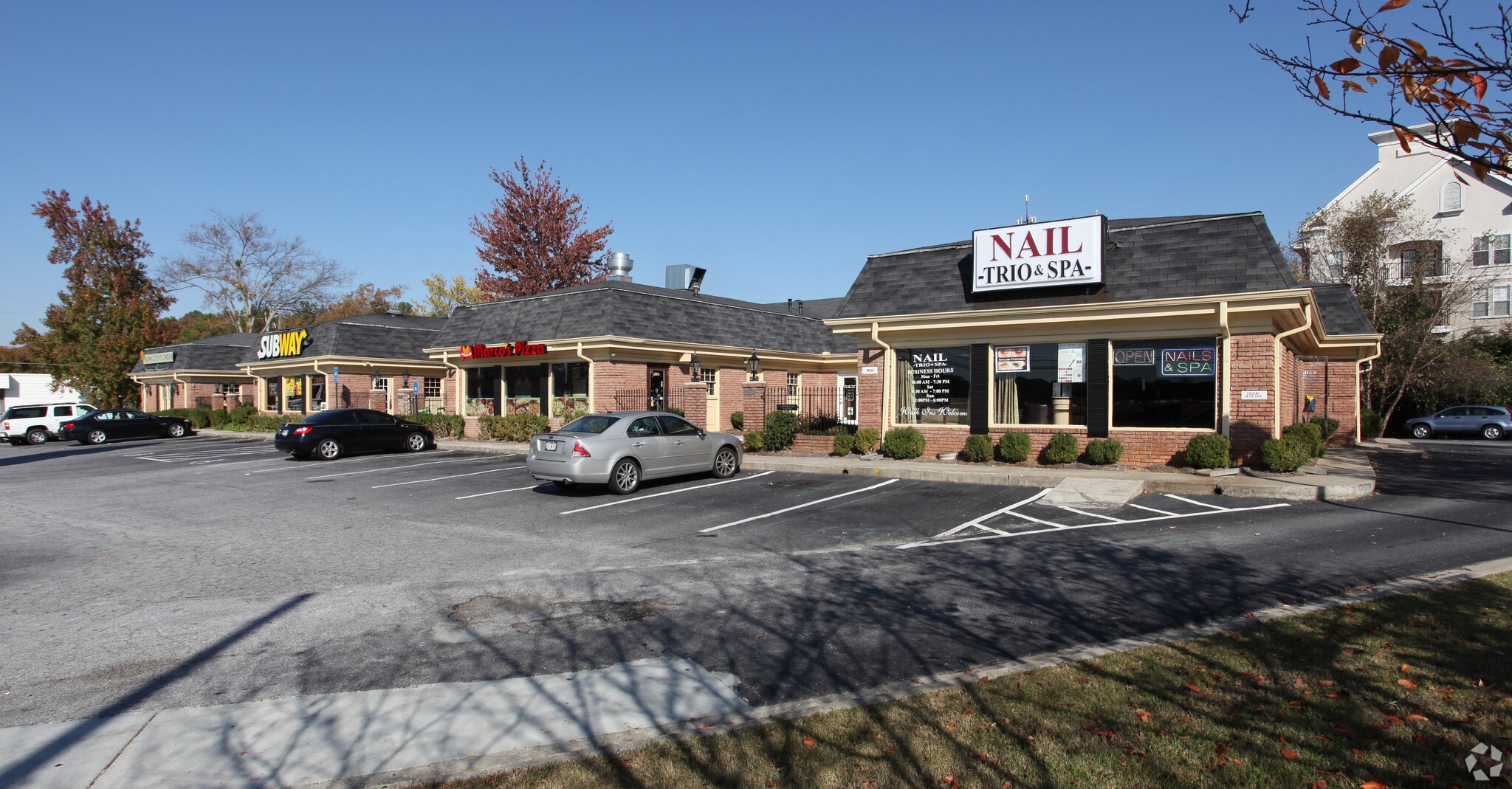 4511 Chamblee Dunwoody Rd, Atlanta, GA for lease Primary Photo- Image 1 of 4