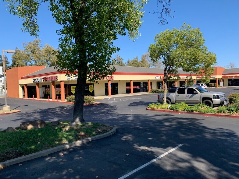 7725 Stockton Blvd, Sacramento, CA à louer - Photo principale - Image 1 de 1