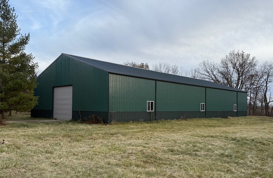2601 Iverson Rd, Stoughton, WI for sale - Building Photo - Image 3 of 28