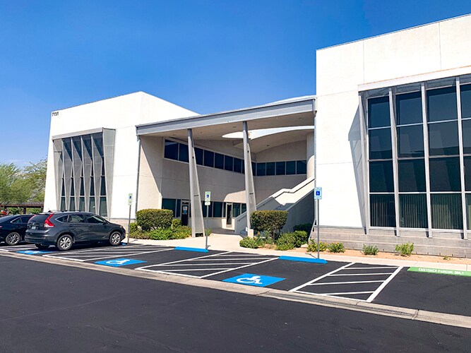 7151 Cascade Valley Ct, Las Vegas, NV à louer Photo du bâtiment- Image 1 de 4