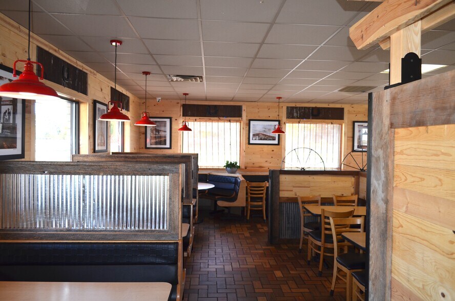 139 Green St, Bushnell, IL à vendre - Photo du bâtiment - Image 2 de 70