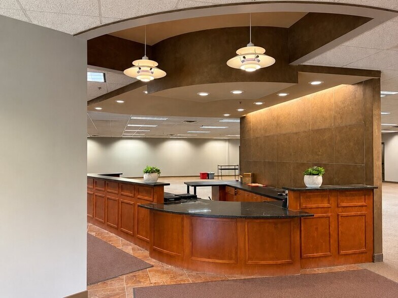 20890 Kenbridge Ct, Lakeville, MN à louer - Photo du bâtiment - Image 3 de 16