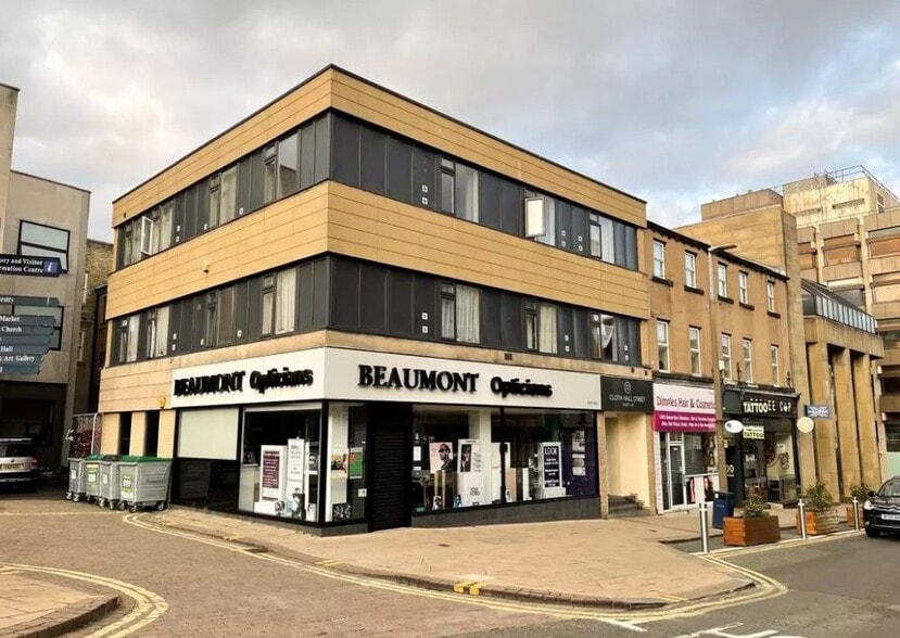 20 Cloth Hall St, Huddersfield for sale - Primary Photo - Image 1 of 5