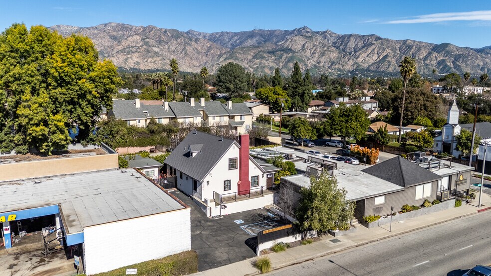 1191 E Walnut St, Pasadena, CA à louer - Photo du bâtiment - Image 2 de 21