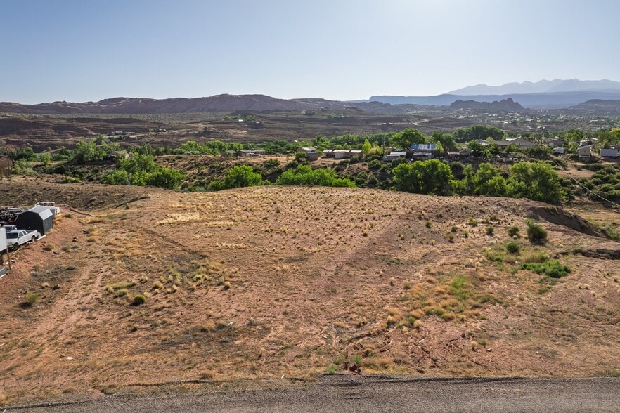 1880 Skyline Dr, Moab, UT for sale - Building Photo - Image 3 of 36
