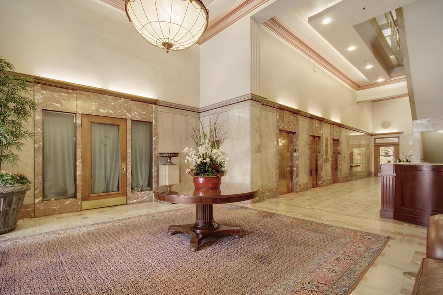 801-815 1st Ave, Seattle, WA à louer - Hall d’entrée - Image 2 de 2