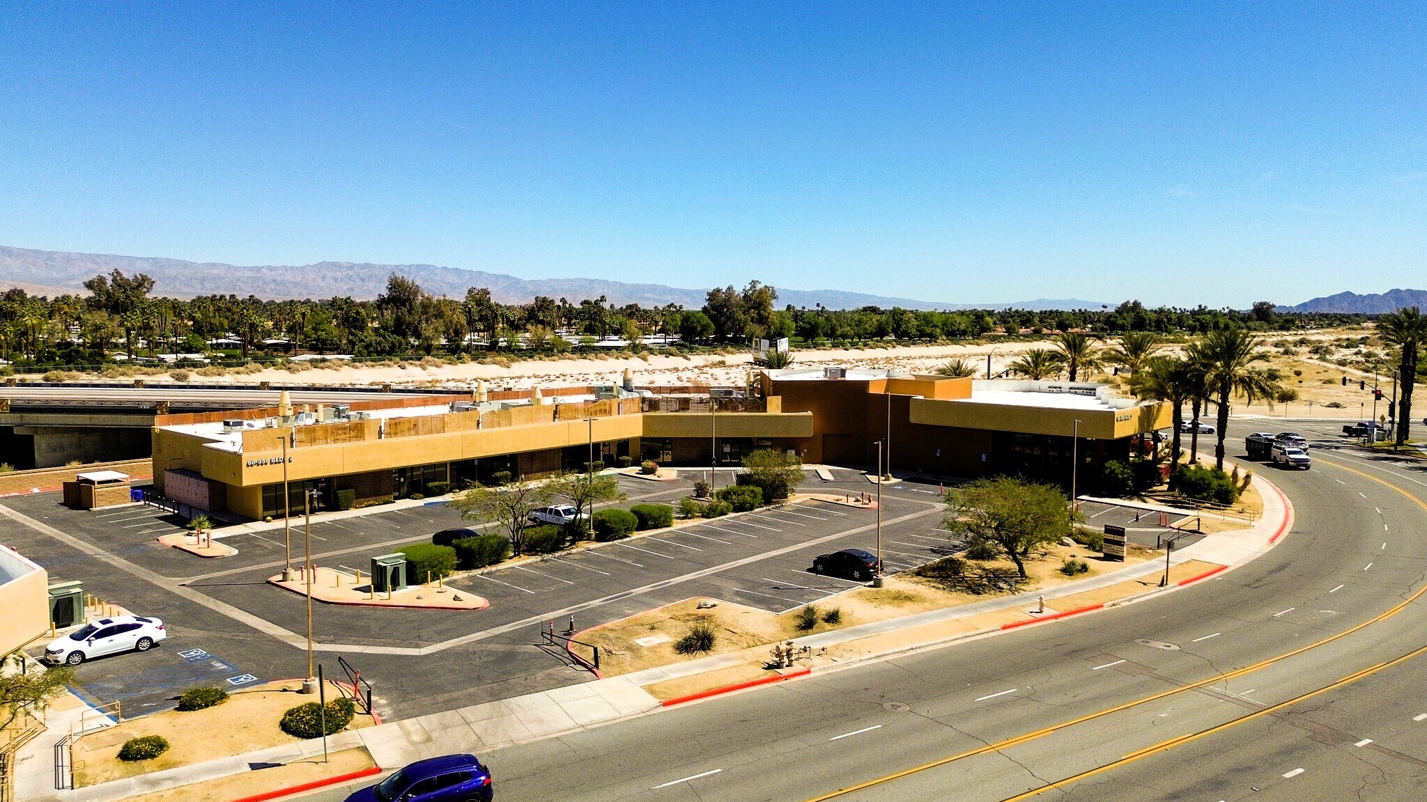 68956 Perez Rd, Cathedral City, CA à louer Photo du bâtiment- Image 1 de 9