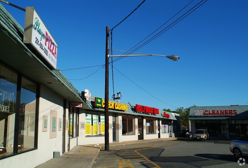 93-123 Plaza Ctr, Secaucus, NJ for lease - Other - Image 2 of 12